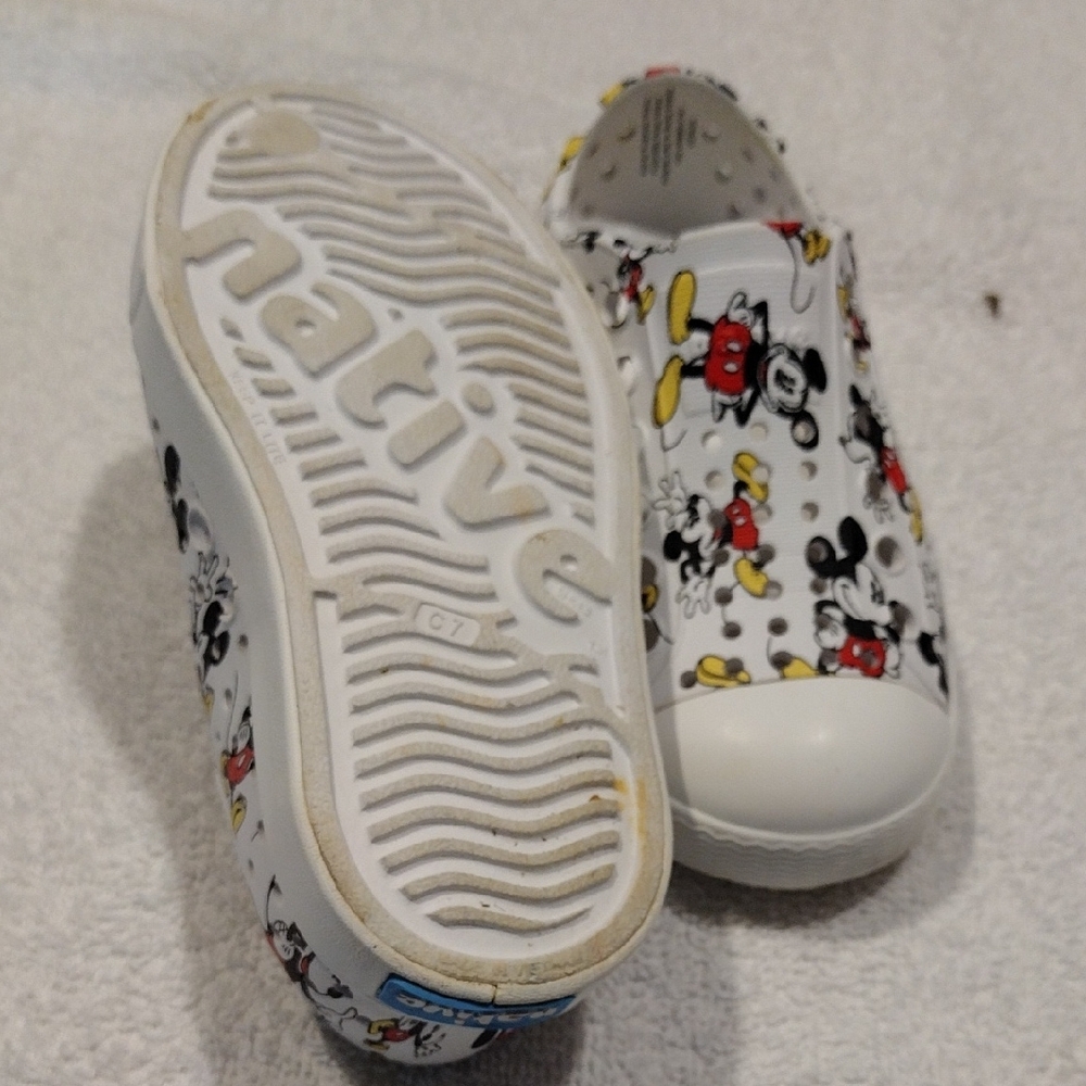 Disney Kids Sneakers - White with Mickey Mouse Design - Picture 3 of 5